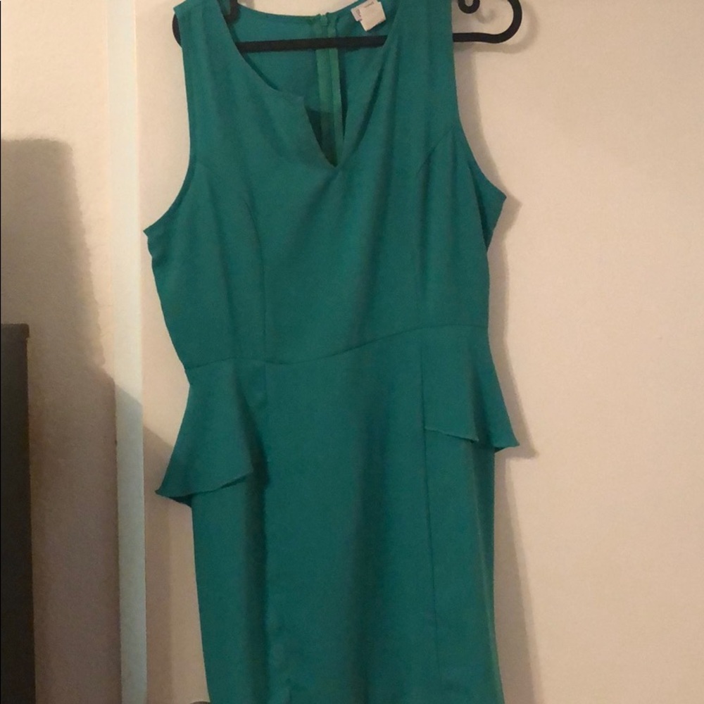 Dress - Picture 2 of 3